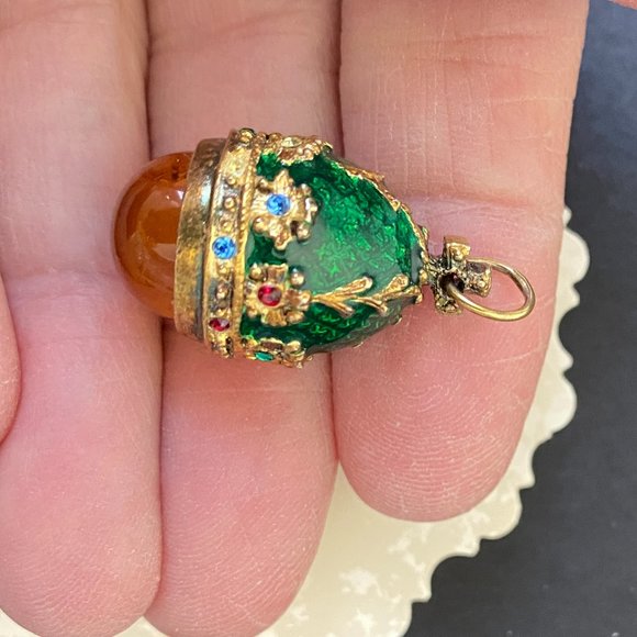 Vintage Egg Pendant - Picture 1 of 3